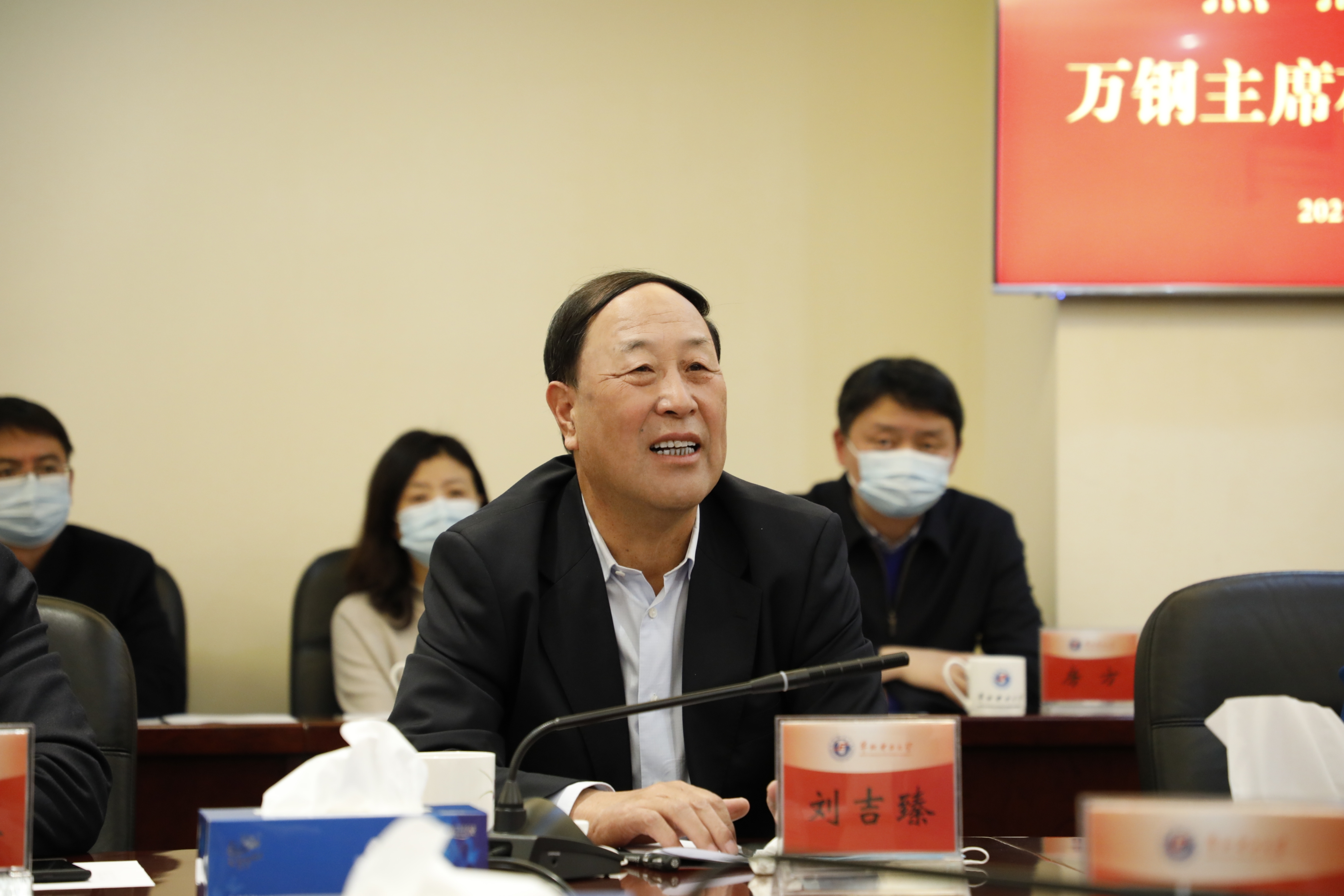 114c88c122df4c8ba443a59fb0b73337.jpg 114c88c122df4c8ba443a59fb0b73337.jpg